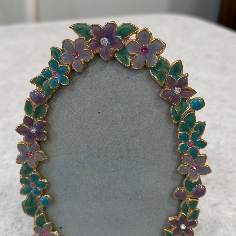 VINTAGE BURNES OF BOSTON ENAMEL & CRYSTAL FLORAL GOLD TONE OVAL FRAME HOLDS 4x6 - Picture 2 of 10